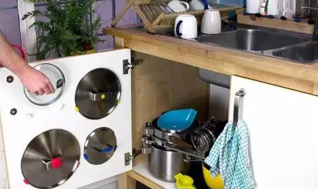 门后被老婆做成了秘密空间,真的太实用了!